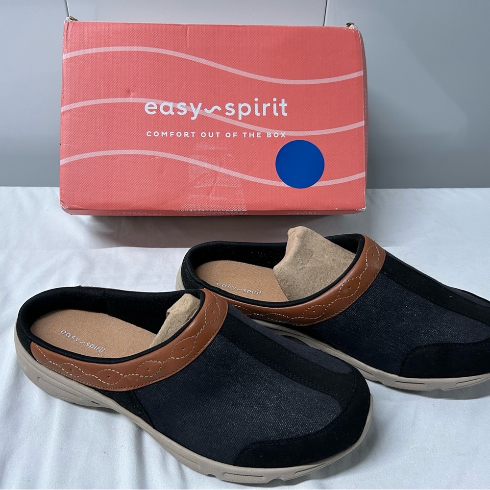 EASY SPIRIT
Women's Travelcoast Round Toe Casual Clogs